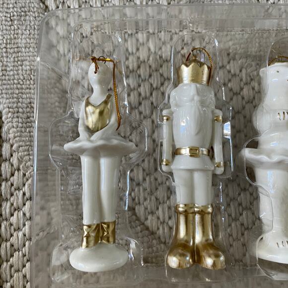 4pc Becky Owens NUTCRACKER BALLET Ceramic Christmas Ornaments 5" Gold & White - Picture 4 of 6